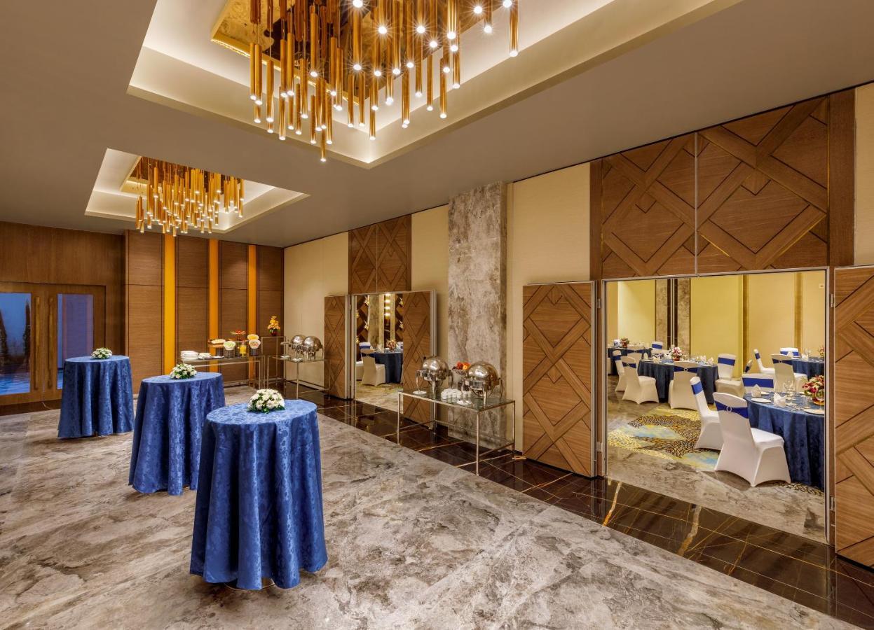 Bellevue Sarovar Premiere Junagadh Exterior foto